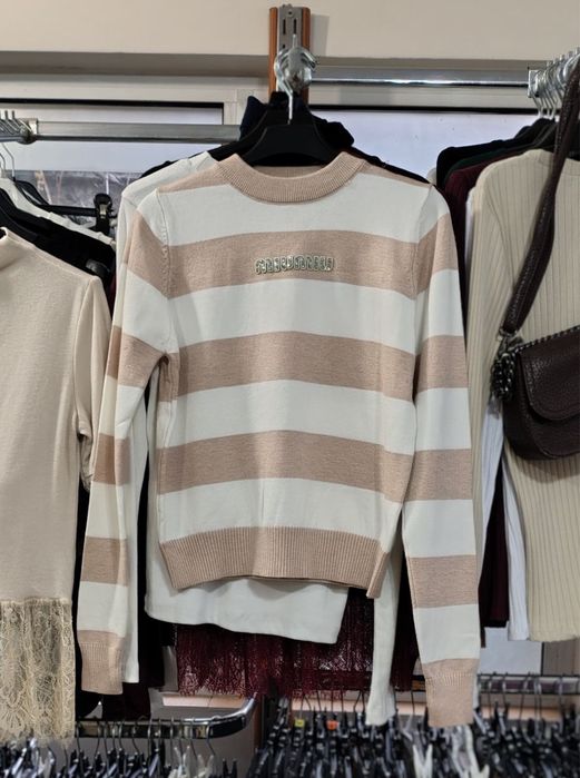 Дамски Чисто нови блузи на идеална цена ,при интерес пишете на лично