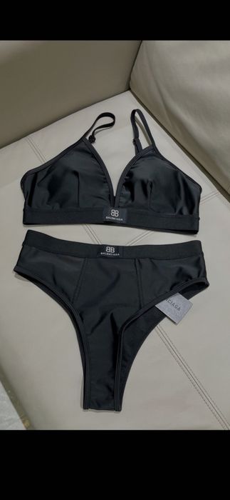 Costum de baie Balenciaga, model 2026, preț fix