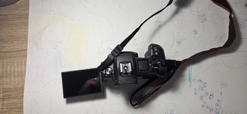Aparat Foto Mirorless Canon EOS R, Full-Frame, 30.3 MP, 4K, Wi-Fi