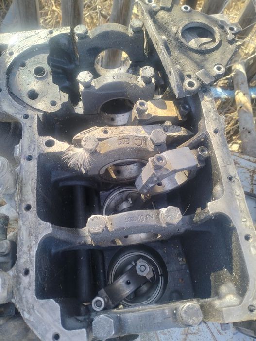 Запчасть двигатель ауди 80 1.8