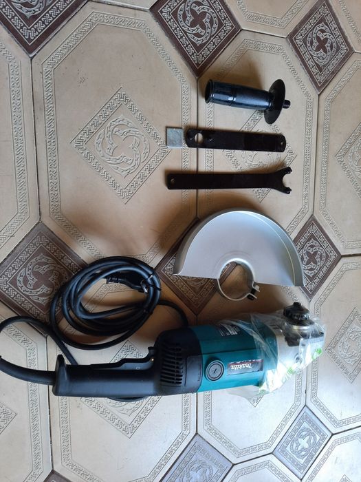 Макита оргинал болгарка 230м