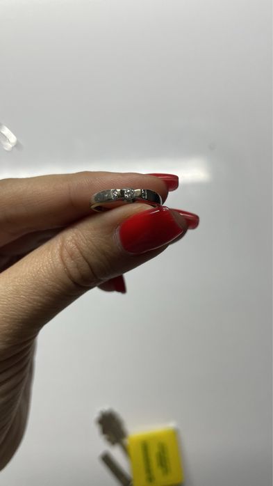 Кольцо в бриллиантами