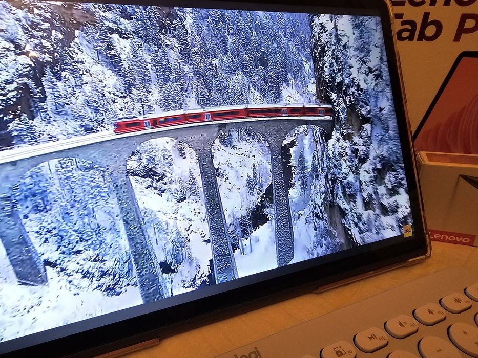 Lenovo Tab Plus - Tableta + stylus + tastatura + mouse