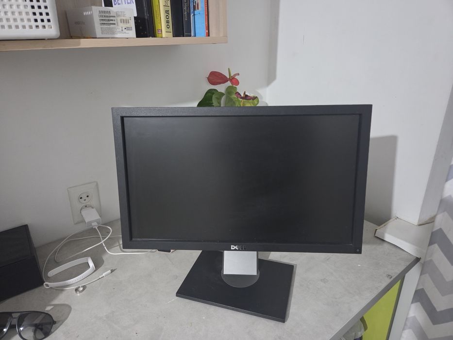 Монитор dell диагональ 51см