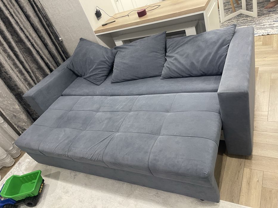 Диван в отличном состояний