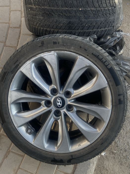 Диска R18  225/45/18  зимные шины