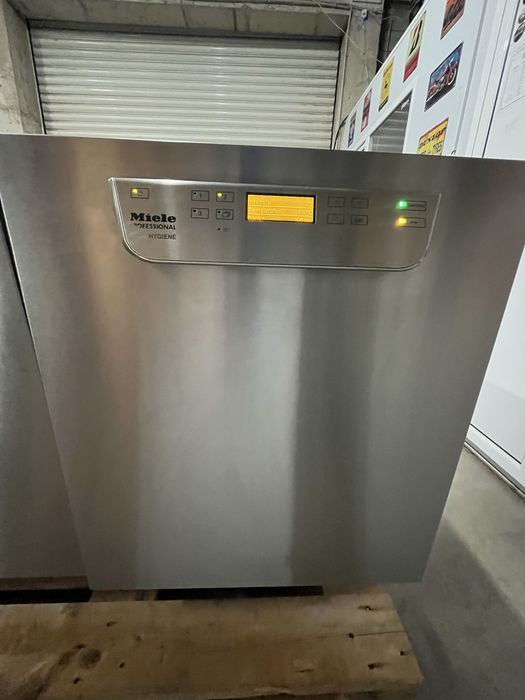 Професионална съдомиялна машина Miele PG 8059