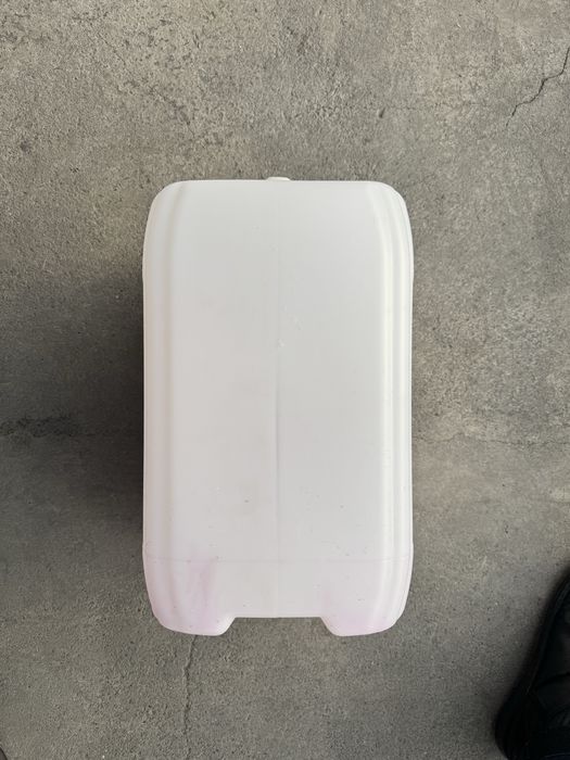 канистр сотилади