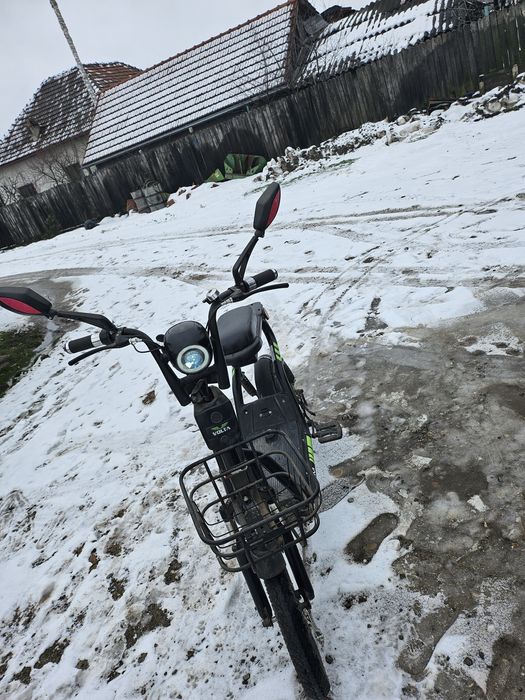 Vând scuter electric