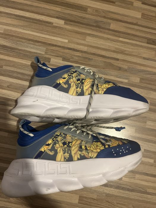 Versace chain reaction