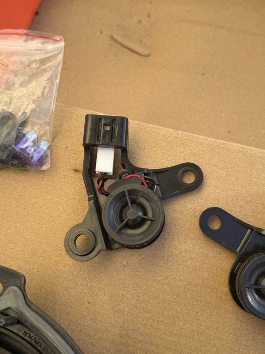 Продам колонки с пищалками на элантру