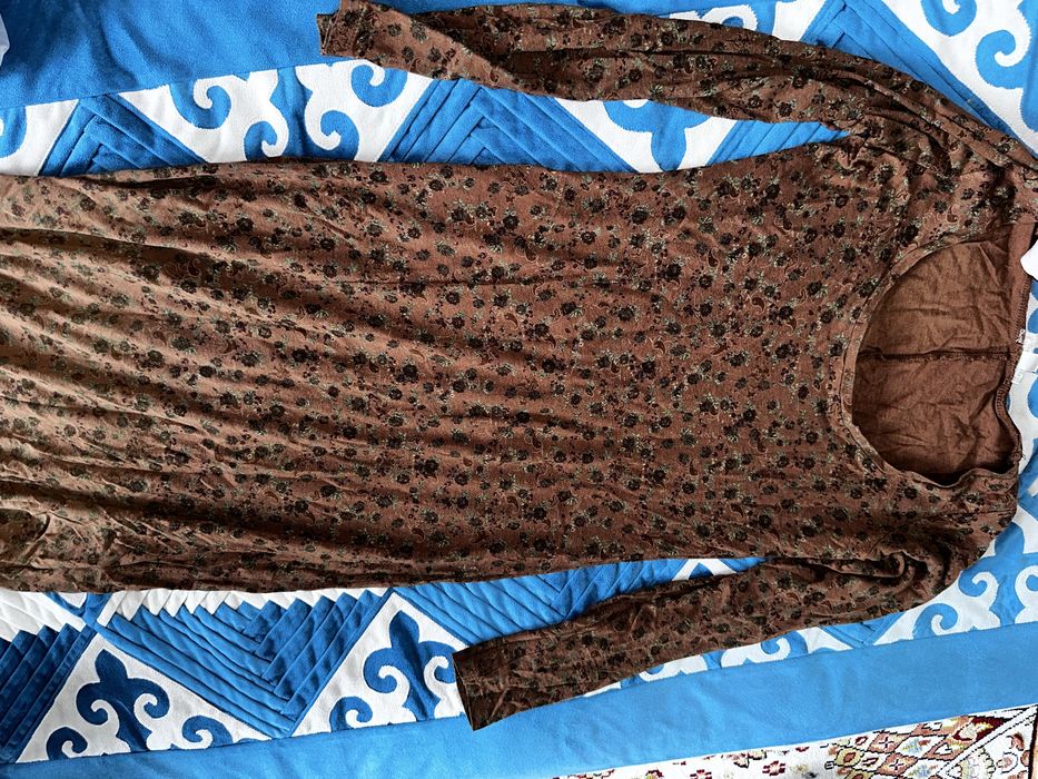 Продам Платья размер s