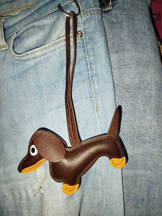 Женский брелок Такса