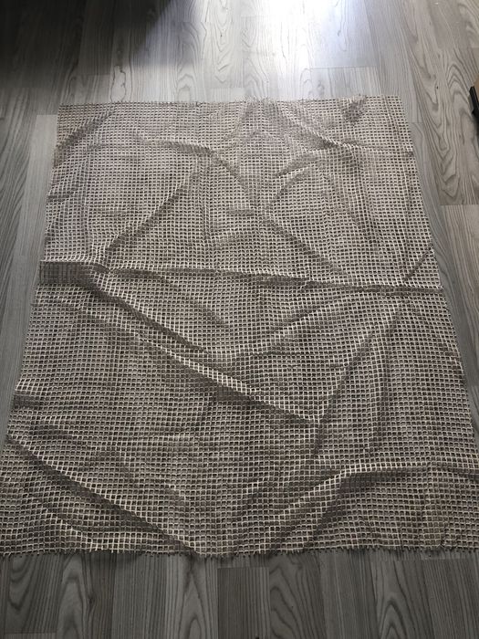 Килим в лилаво , използван , но в много добро състояние