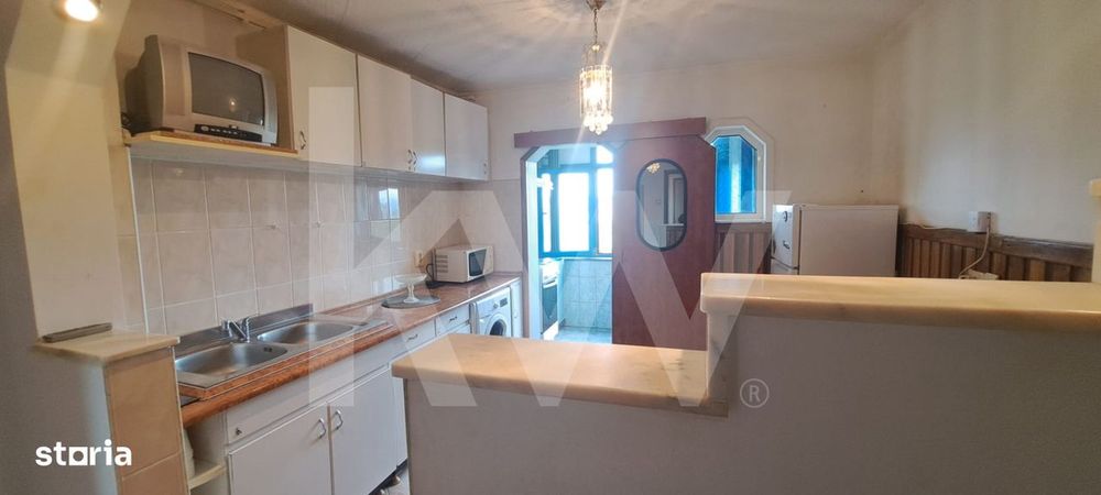 Apartament 2 camere , decomandate , bucatarie separata , balcon logie