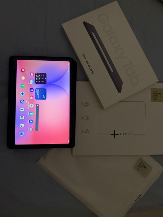 Продавам чисто нов таблет Samsung galaxy s10 lite 5g 128gb grey