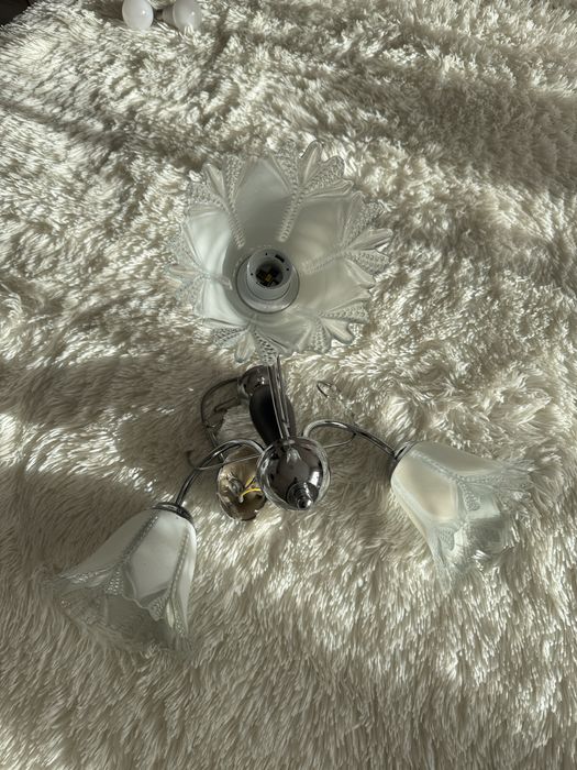 Стъклен Полилей с три крушки