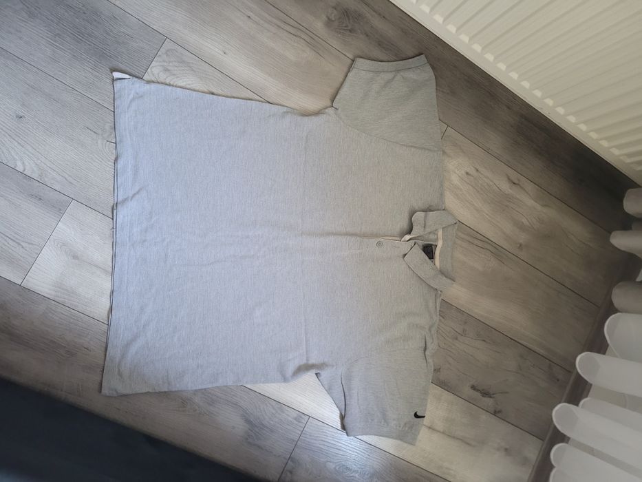 Vând tricou nike