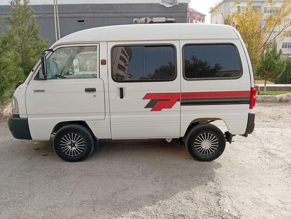 Бензинда, 33000 км юрган, 2023 й, янгидай турибти,келишсак булиб бериш