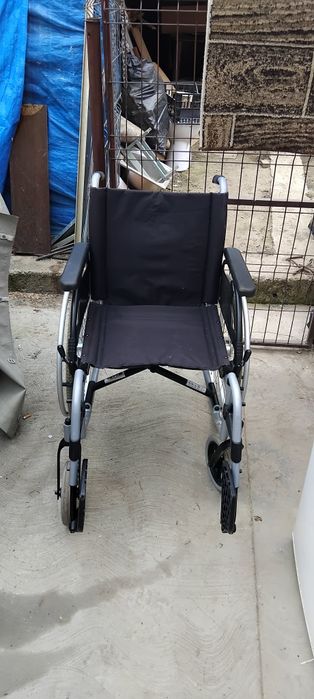 Cărucior pentru persoane cu dizabilități/ este ca și nou