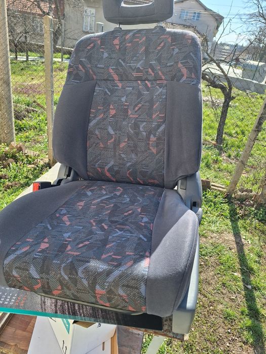 Седалка лява шофьорска здрава