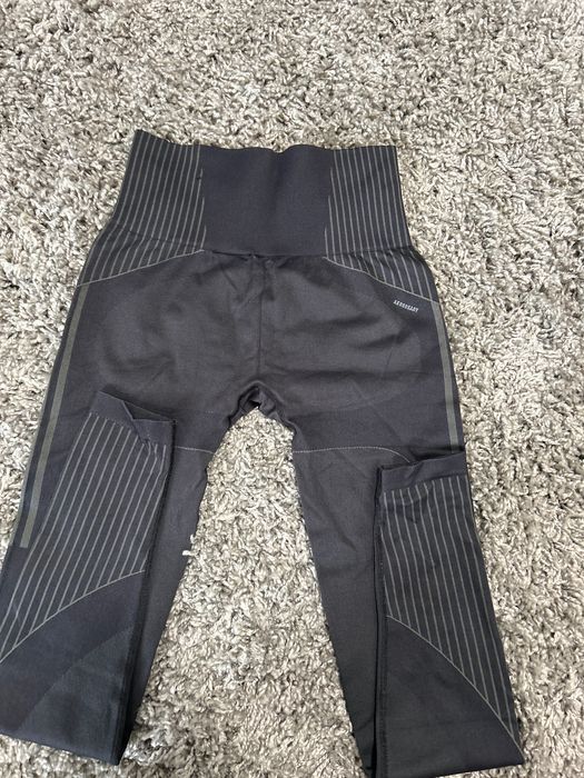 Дамски клин Адидас  нов . Размер xs