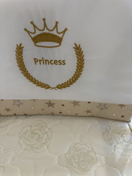 Bolalar kravati sotiladi