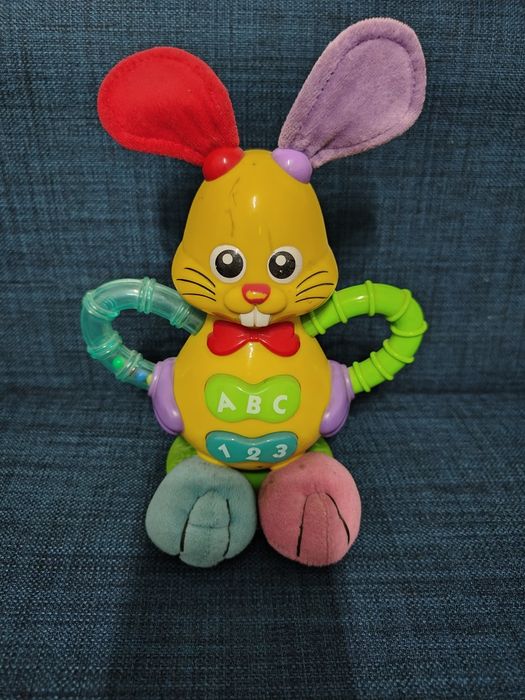 Зайка музыкальный