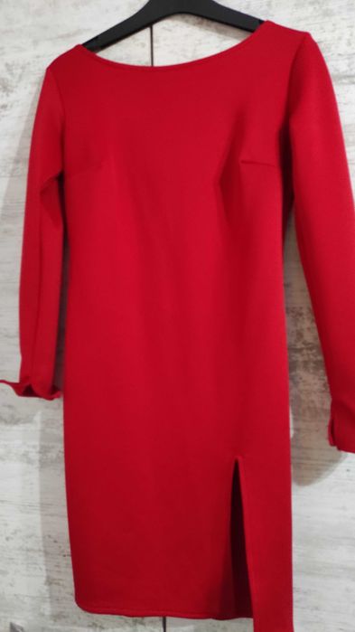 Червени  рокля L и официални обувки 37 номер ,50 лв за двата артикула