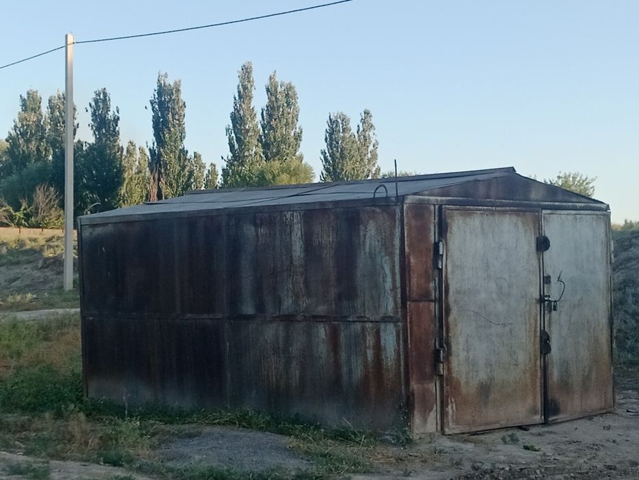 Железный контейнер
