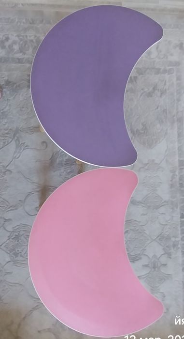 Детские столы. Цена за 1 стол- 550 млн. Цена за 2 стола-1 млн