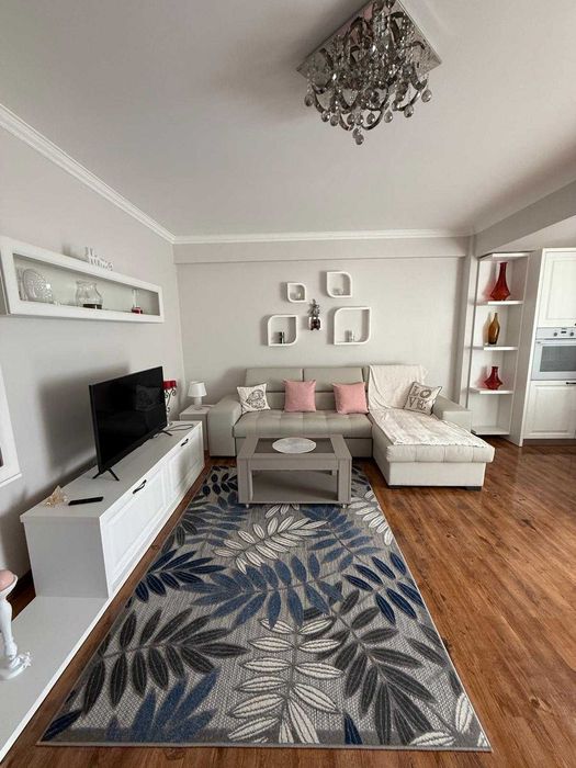 Apartament cu 3 camere de vanzare in zona Arex
