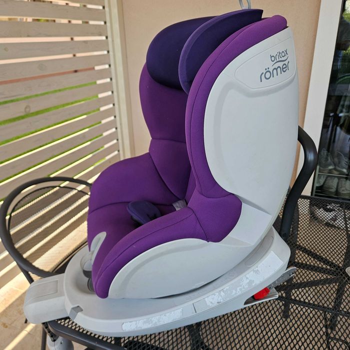Scaun auto Britax Römer rotativ cu sistem ISOFIX