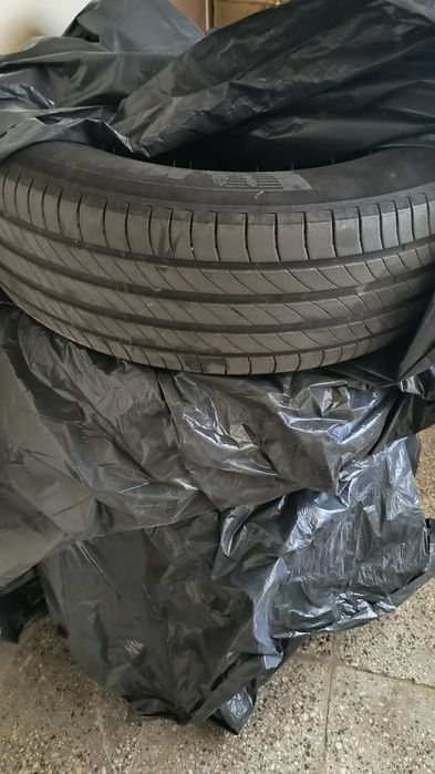 Гуми 4 броя Michelin 215/65/17