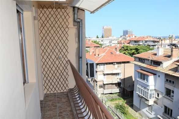 Дава се под наем Двустаен апартамент в Бургас, Възраждане - 75 кв.м за 175 € - Снимка #4