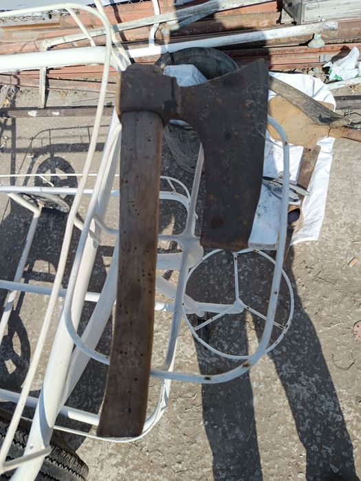 Стара брадва от 20ти-век