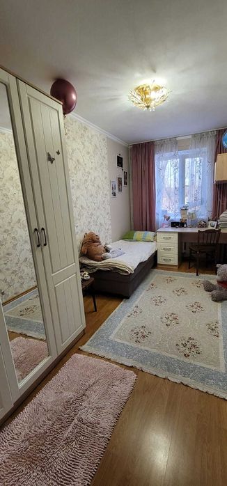 Продам 3-комнатную Атакент, центр города