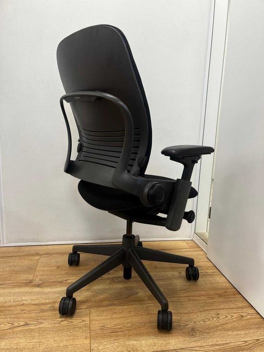 Refurbished Steelcase Leap V2