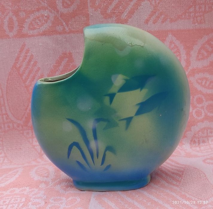 Креативная и необычная ваза.