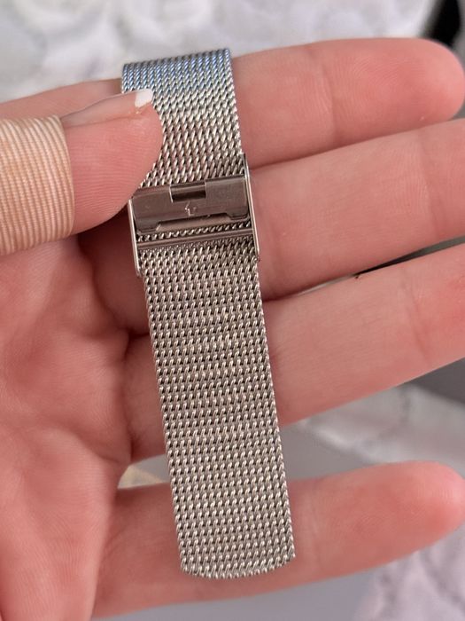 Дамски часовник GUESS – като нов,слаган 3 пъти