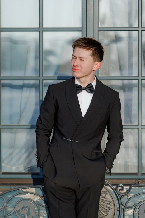 Смокинг сатылады- Продается Смокинг