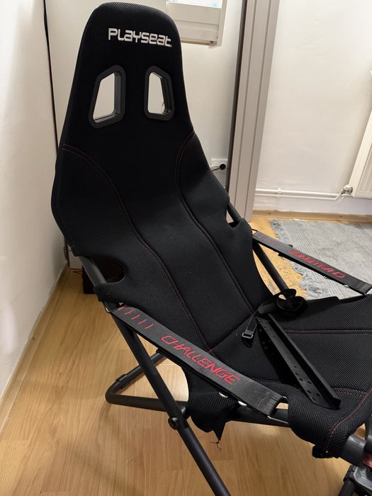 Vand scaun gaming pentru simulator