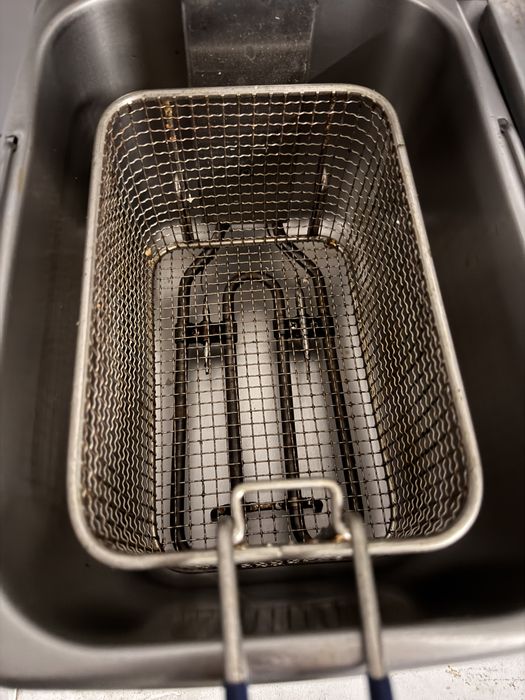 Friteuza hendi 2x4 l