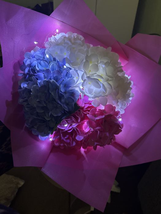 Букет из искуственных гортензий