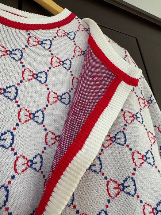 Комплект / костюм: пола, тениска и жилетка