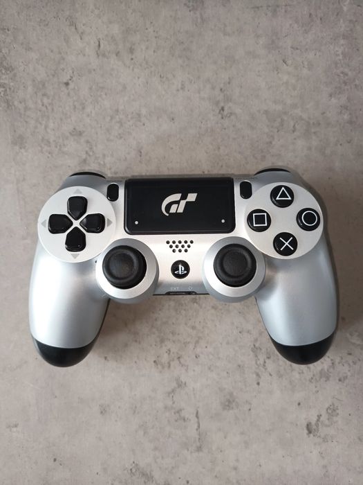Controlere PlayStation 4