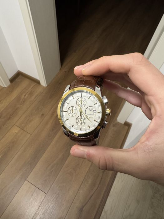 Tissot часовник.