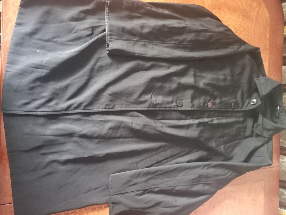 Солидный черный плащ