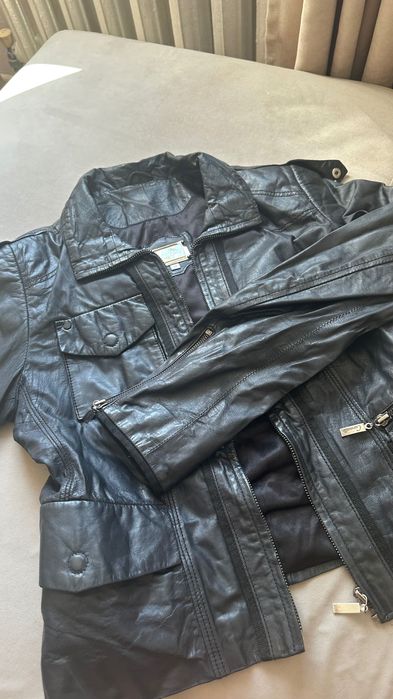 Продам кожанную куртку!!!
