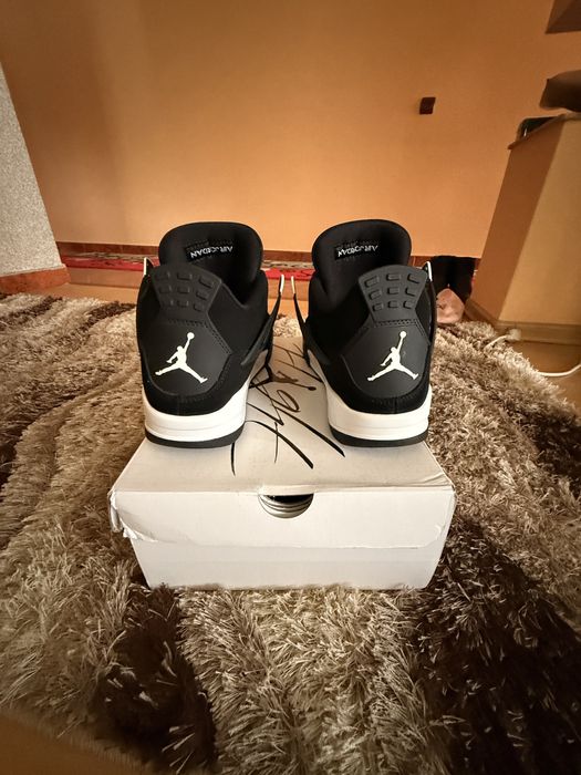 Nike Jordan 4 white thunder